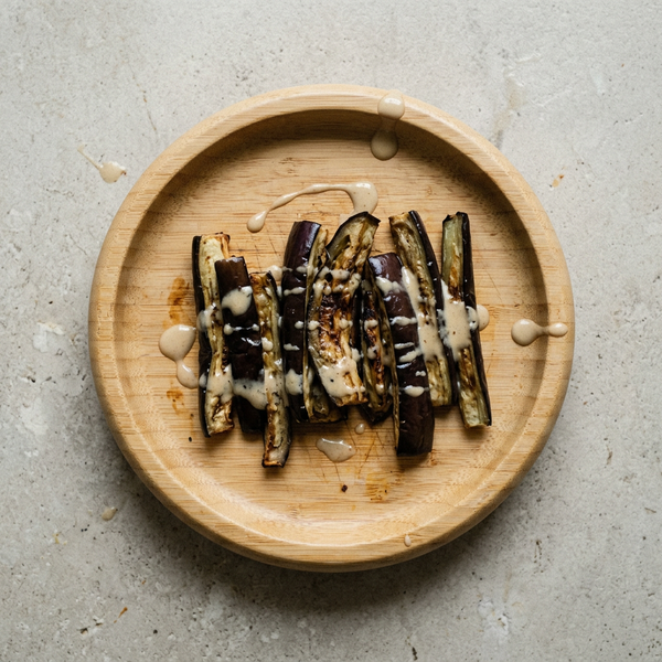 Auberginen-Sticks mit Tahini