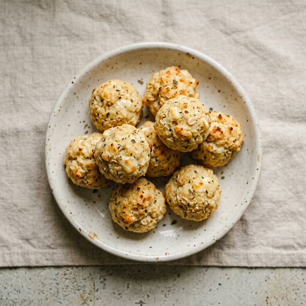 Blumenkohl-Mozzarella-Bällchen mit Oregano